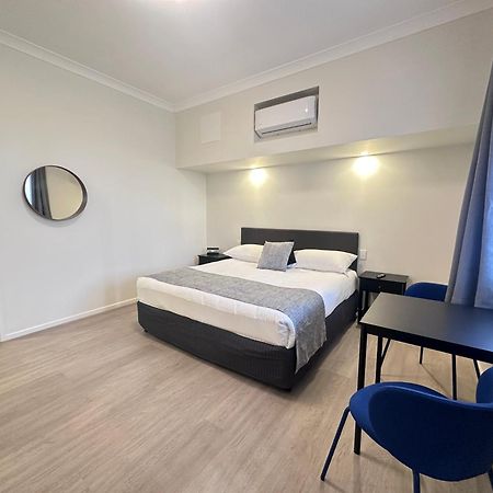 McNevins Logan Park Motel Loganholme Bagian luar foto