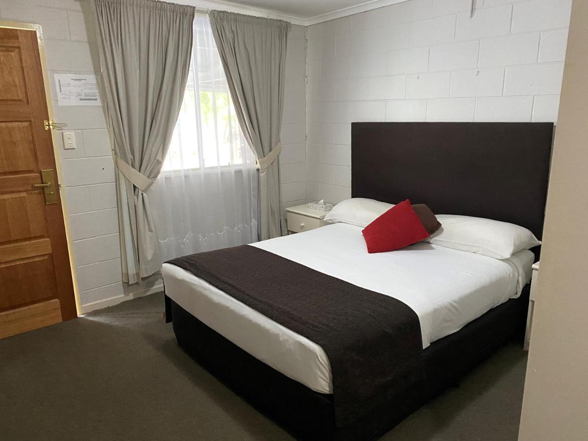 McNevins Logan Park Motel Loganholme Bagian luar foto