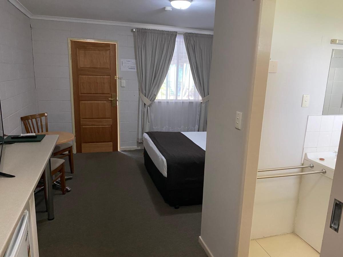 McNevins Logan Park Motel Loganholme Bagian luar foto