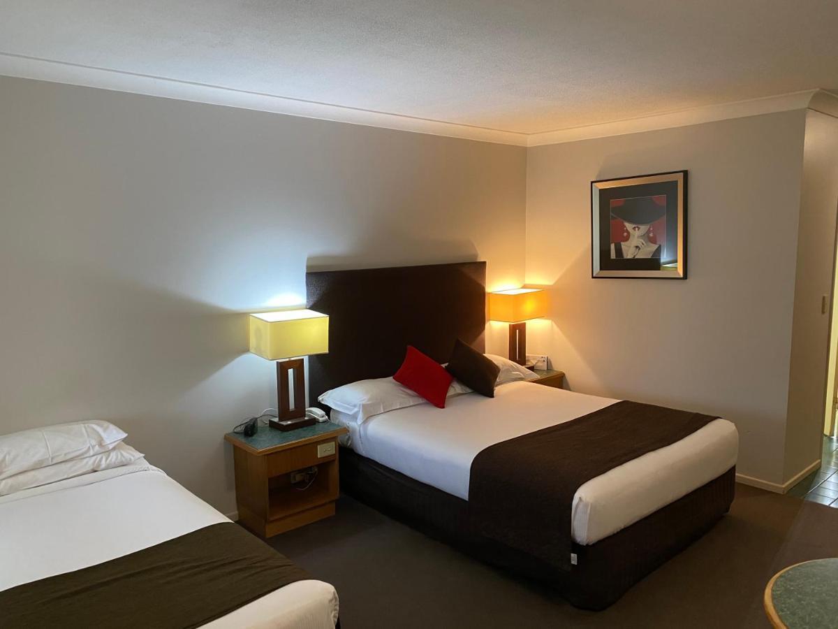 McNevins Logan Park Motel Loganholme Bagian luar foto