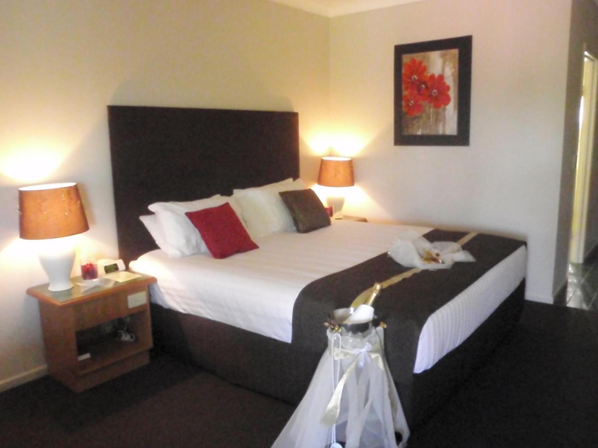 McNevins Logan Park Motel Loganholme Bagian luar foto