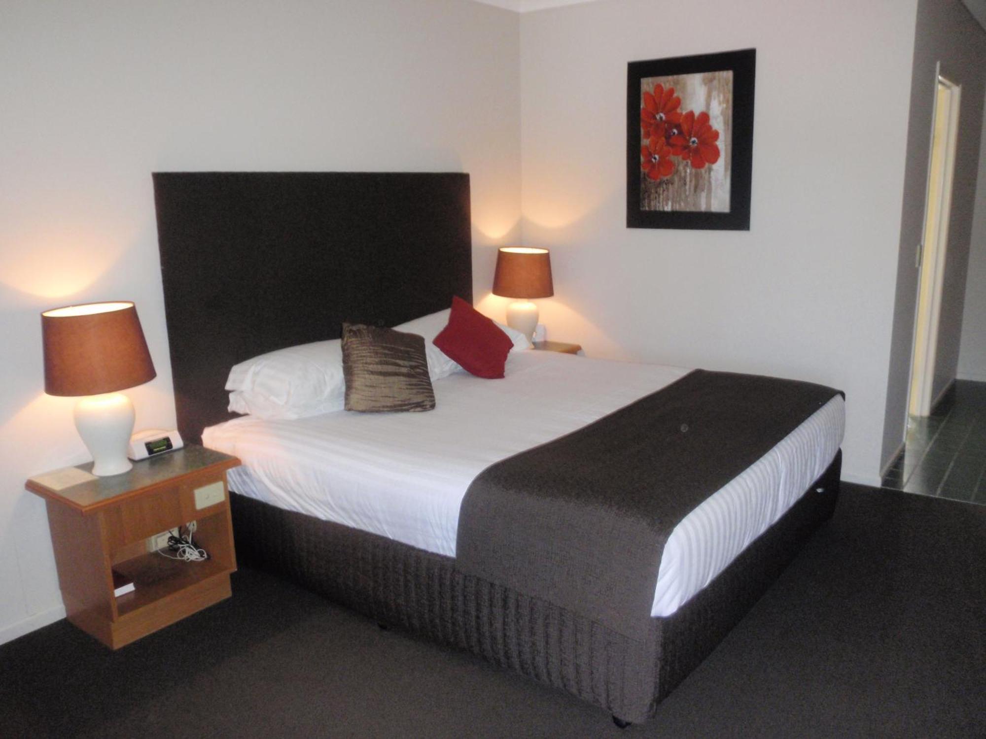 McNevins Logan Park Motel Loganholme Bagian luar foto