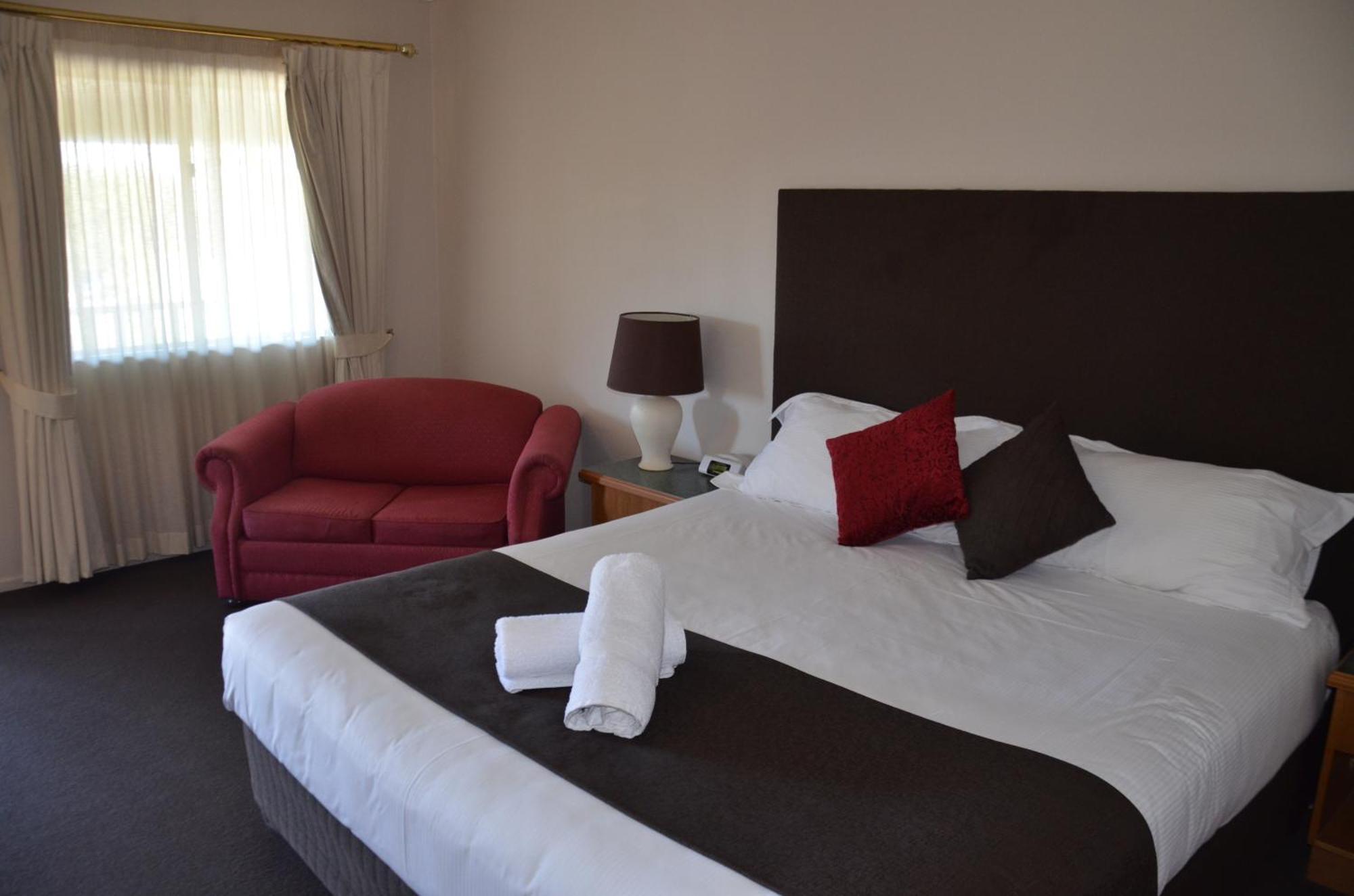 McNevins Logan Park Motel Loganholme Ruang foto