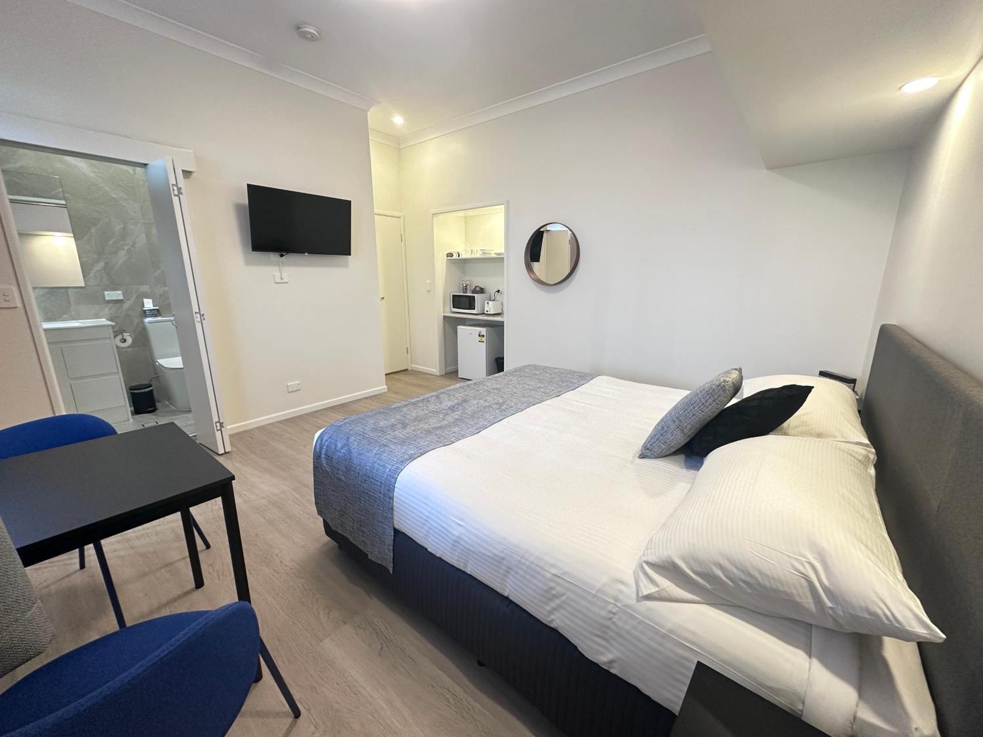 McNevins Logan Park Motel Loganholme Bagian luar foto