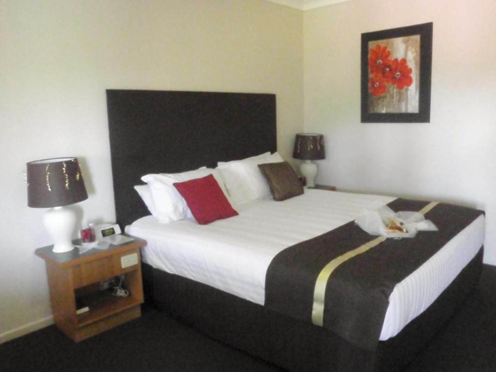 McNevins Logan Park Motel Loganholme Bagian luar foto