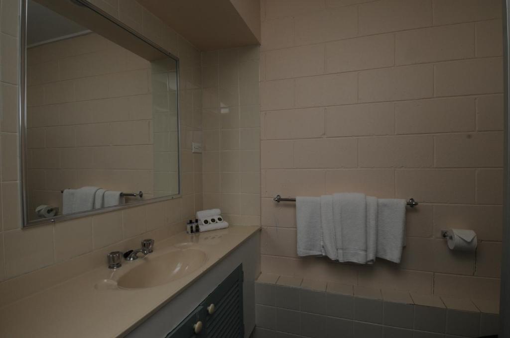 McNevins Logan Park Motel Loganholme Ruang foto