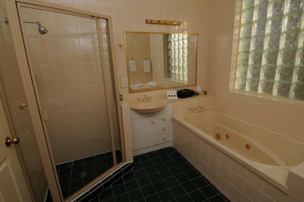 McNevins Logan Park Motel Loganholme Bagian luar foto