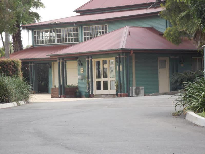 McNevins Logan Park Motel Loganholme Bagian luar foto