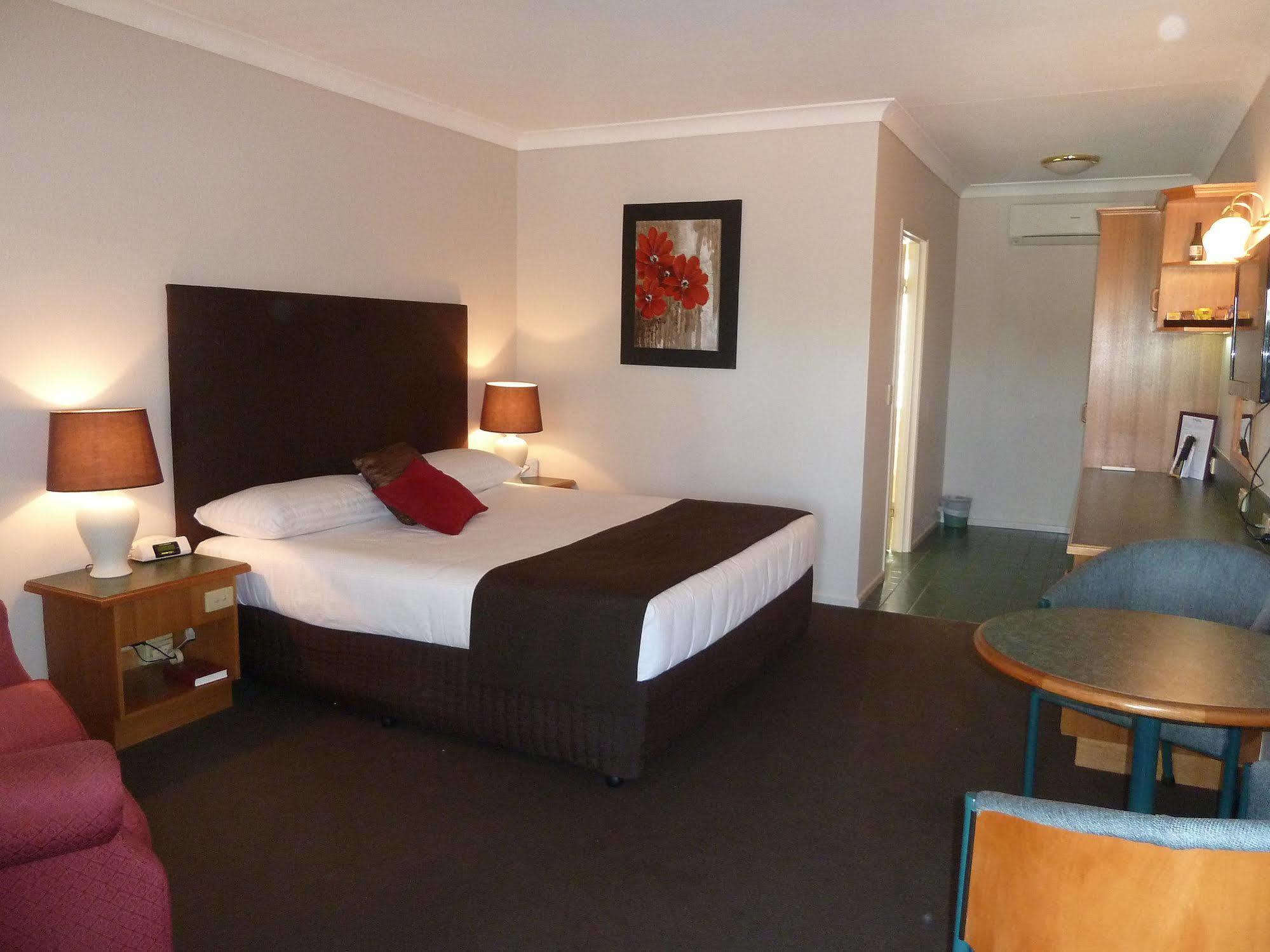 McNevins Logan Park Motel Loganholme Bagian luar foto